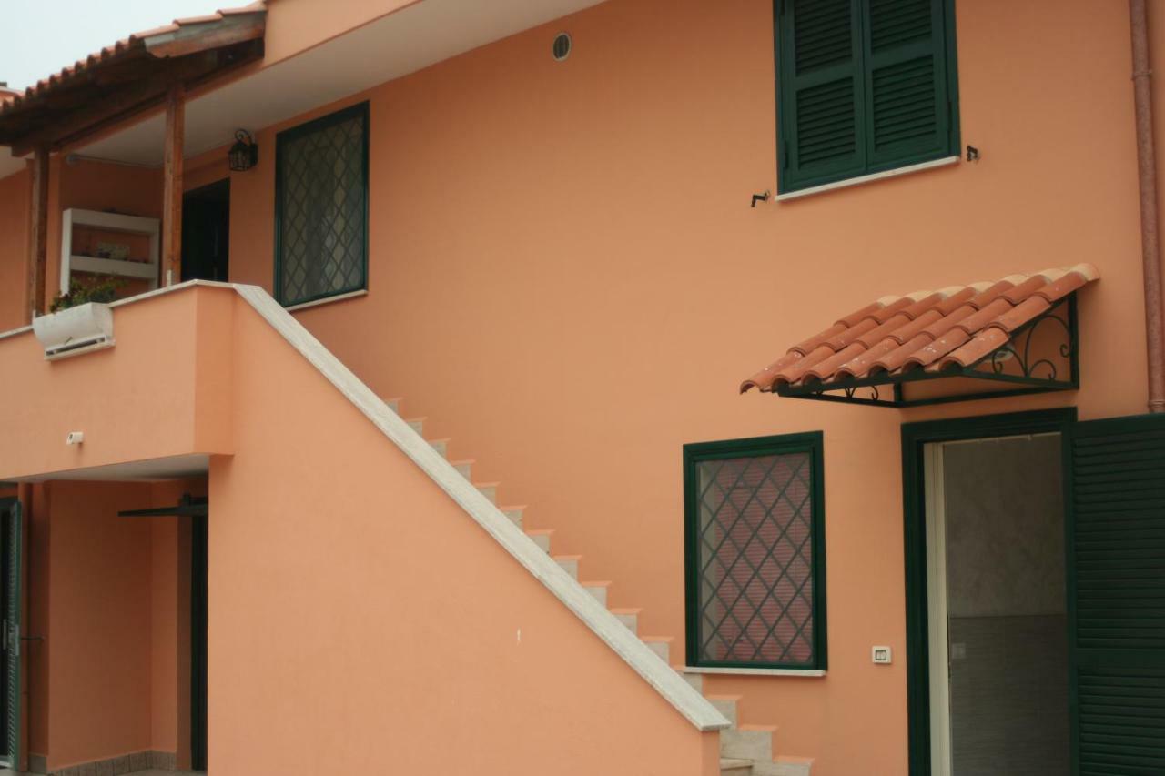 I Villini Affittacamere Fiumicino Exterior foto